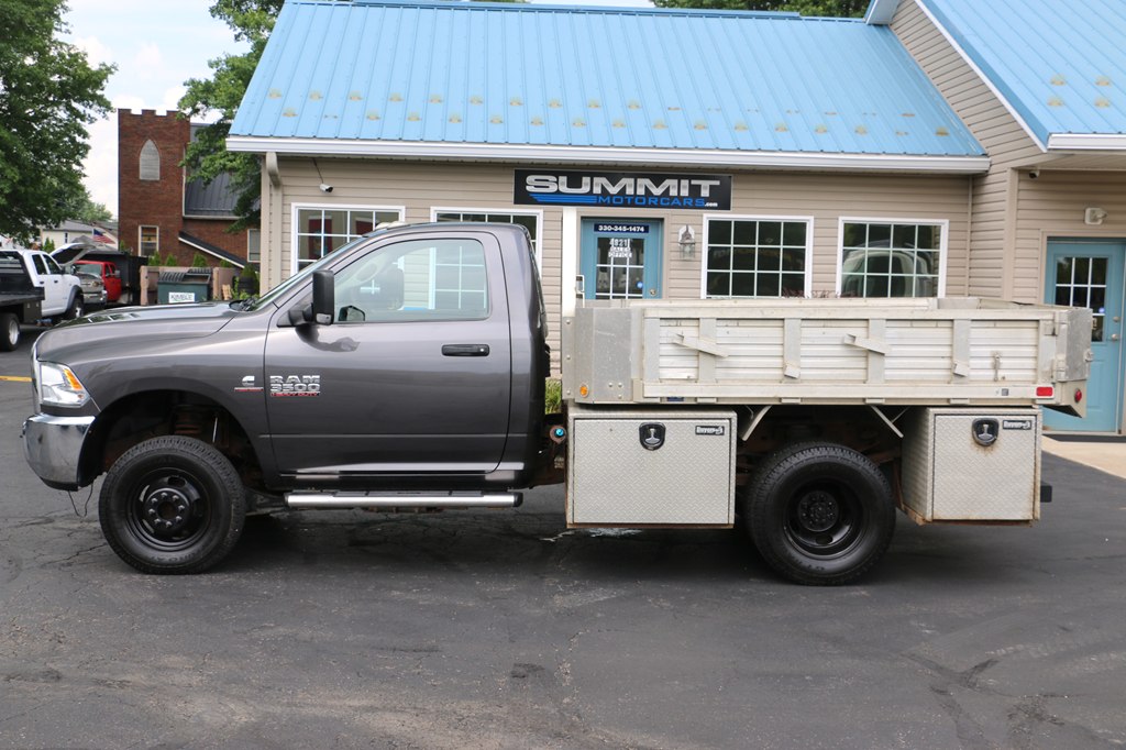 2016 Ram 3500 FB DUMP 4x4 TRADES DIESEL FLATBED DUMP - Image 2