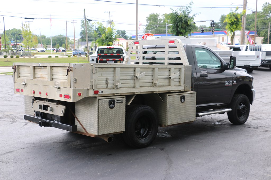 2016 Ram 3500 FB DUMP 4x4 TRADES DIESEL FLATBED DUMP - Image 5