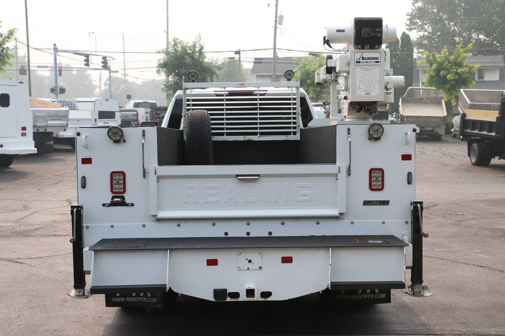 2023 Chevrolet 3500 SERV BODY 4x4 DIESEL SERV BODY W/CRANE - Image 4