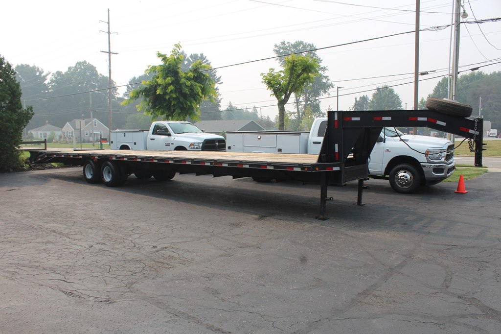 2023 MAX BUILT 102X40 W 20K GN DOWP WTM 40' GOOSENECK TRLR - Image 3