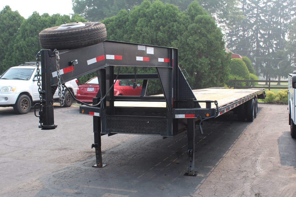 2023 MAX BUILT 102X40 W 20K GN DOWP WTM 40' GOOSENECK TRLR - Main Image