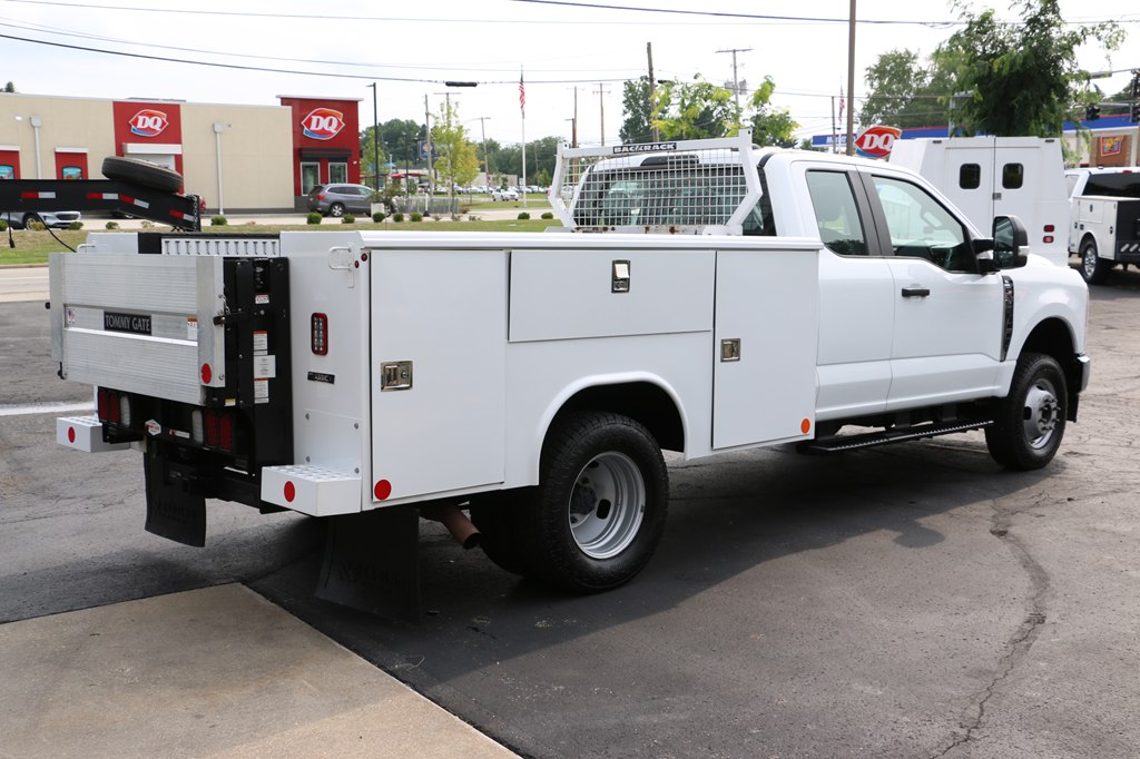 2023 Ford F350 SERV BODY 4x4 7.3L GAS SERVICE BODY - Image 5