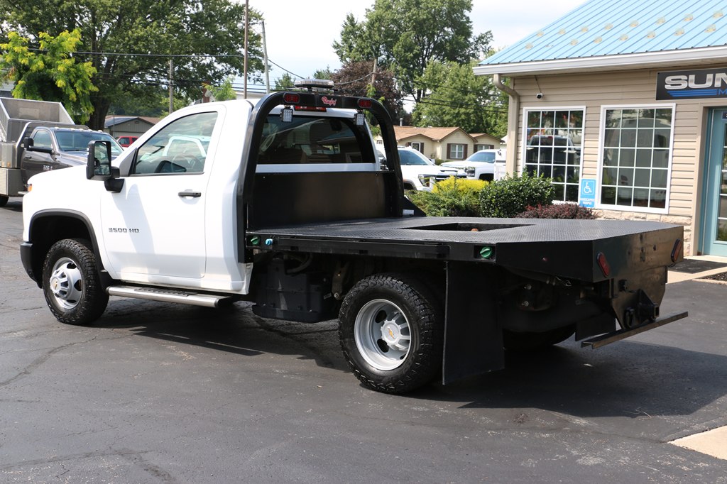 2024 Chevrolet 3500 FLAT BED 4x4 DRW DIESEL FLAT BED - Image 3