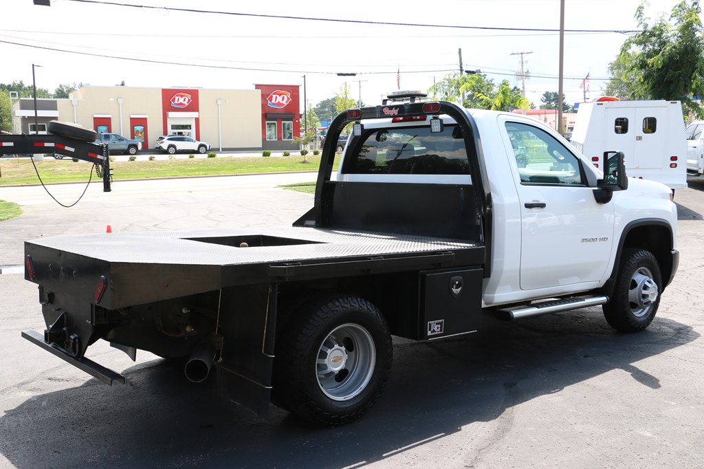 2024 Chevrolet 3500 FLAT BED 4x4 DRW DIESEL FLAT BED - Image 5
