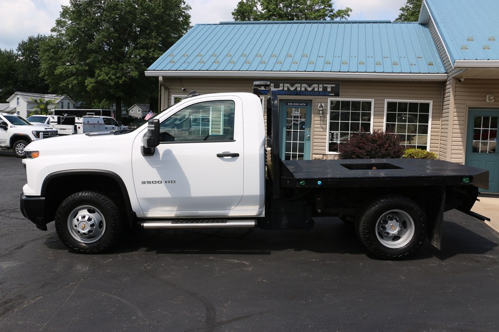 2024 Chevrolet 3500 FLAT BED 4x4 DRW DIESEL FLAT BED - Image 2