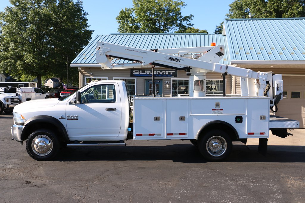 2016 RAM 5500 BUCKET TRK 4x4 DIESEL BUCKET TRUCK - Image 2