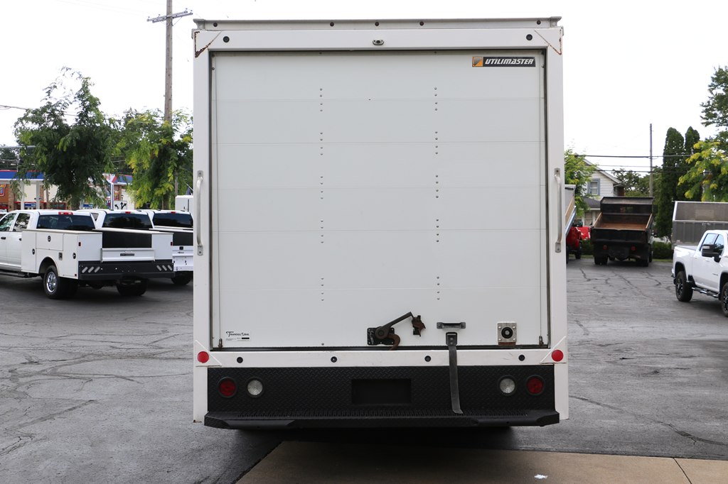 2021 Chevrolet EXPRESS 3500 3500 6.6L BOX TRUCK - Image 4