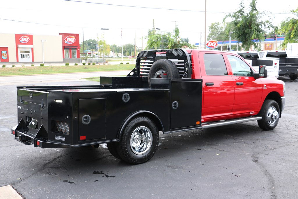 2024 Ram 3500 SERV BODY 4x4 TRADES DIESEL SERVICE BODY - Image 5