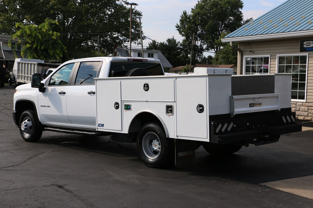 2025 Chevrolet 3500 SERV BODY 4x4 DIESEL SERVICE BODY - Image 3