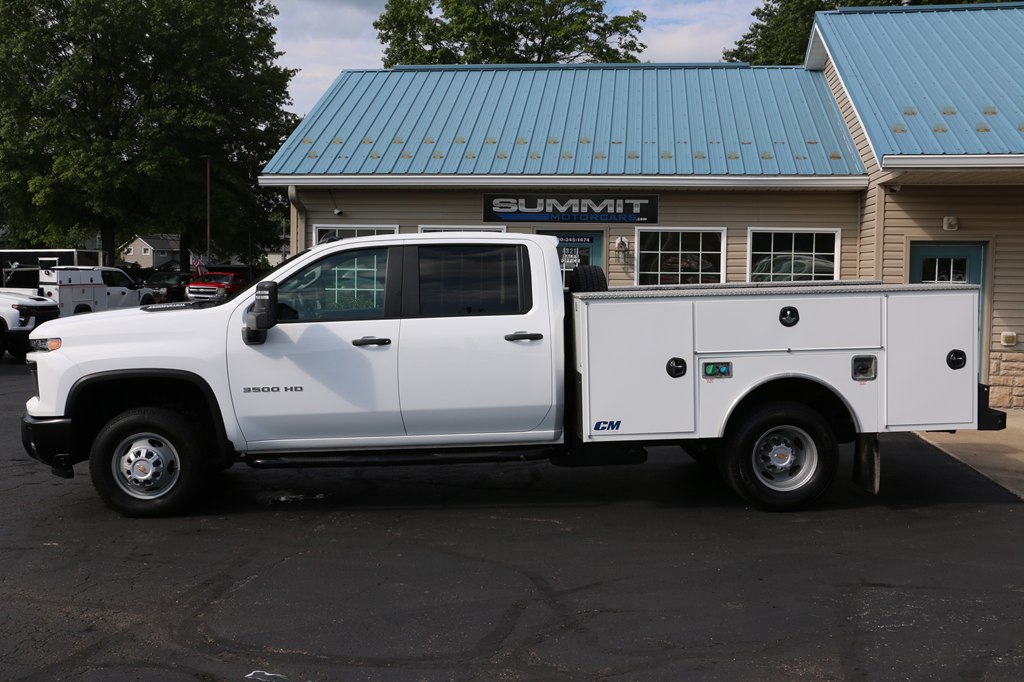2025 Chevrolet 3500 SERV BODY 4x4 DIESEL SERVICE BODY - Image 2