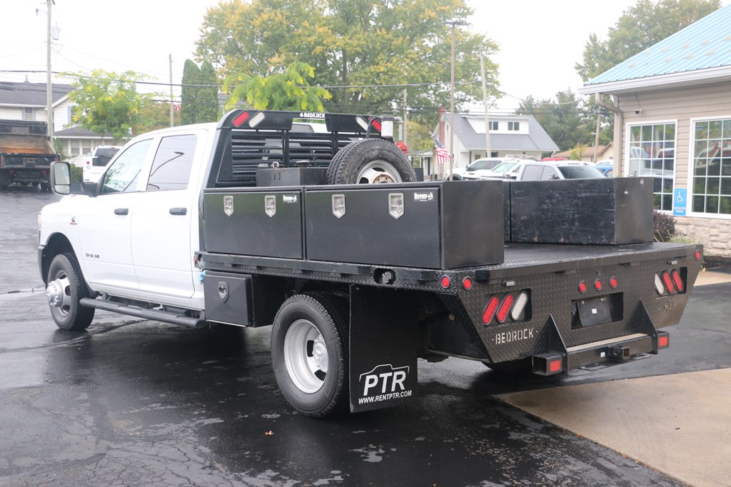 2022 Ram 3500 FLAT BED 4x4DIESEL FLAT BED w/TOOLBOXES - Image 3