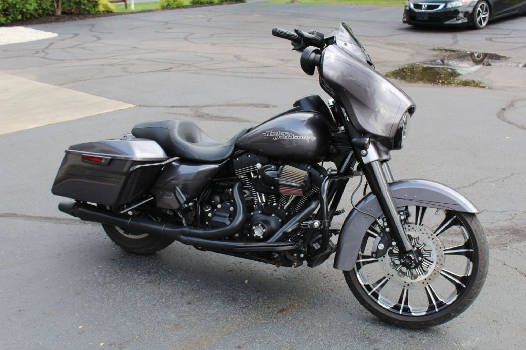 USED 2015 HARLEY DAVIDSON STREET GLIDE SPECIAL FOR SALE in Wooster ...