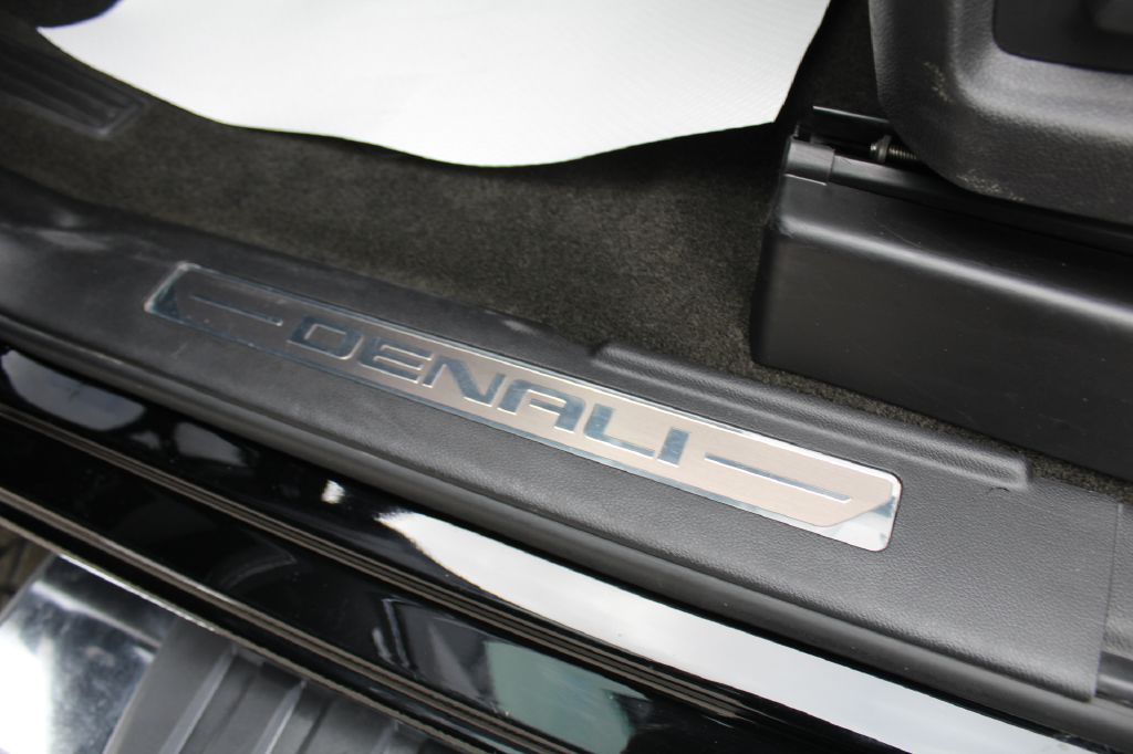 2017 GMC 2500 DENALI 4x4 DENALI DURAMAX for sale at Summit Motorcars