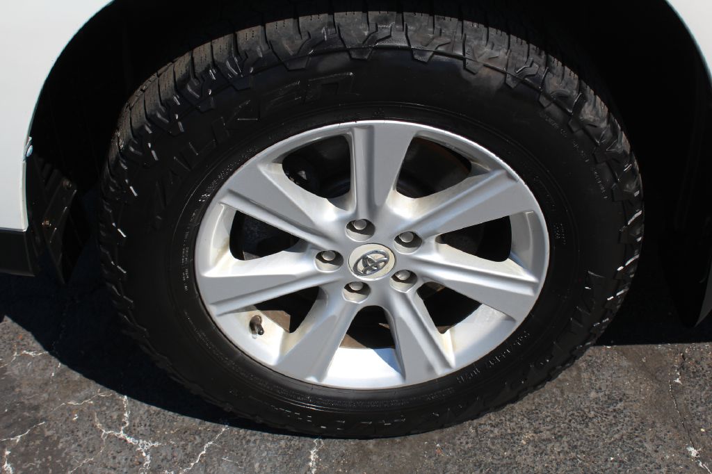 USED 2011 TOYOTA HIGHLANDER BASE FOR SALE in Wooster, Ohio Summit