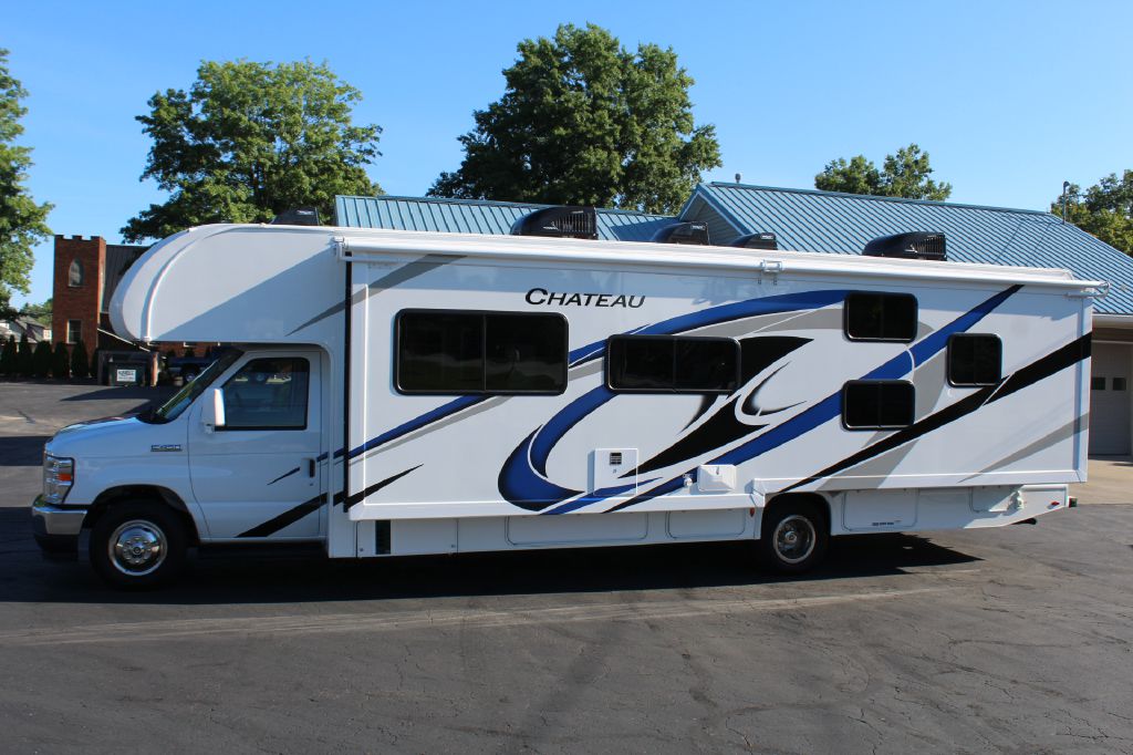 2022 Ford E-Series Cutaway Base's photo