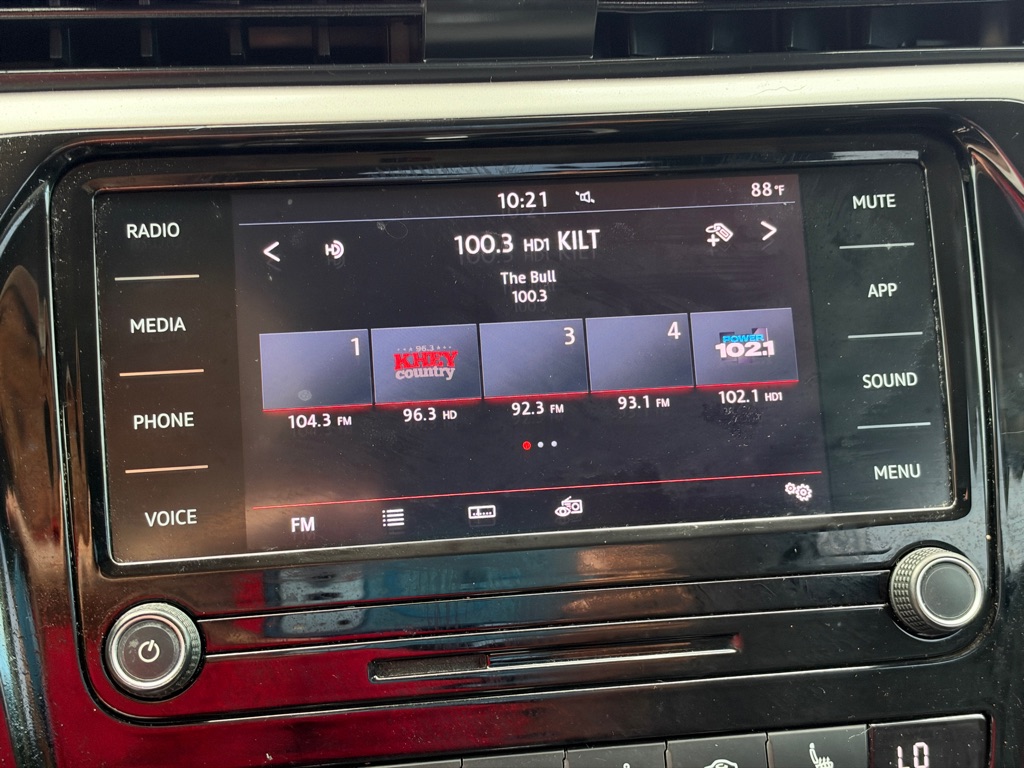 Photo 25 of this VOLKSWAGEN PASSAT