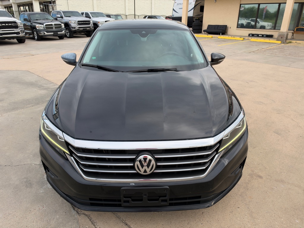 Photo 4 of this VOLKSWAGEN PASSAT