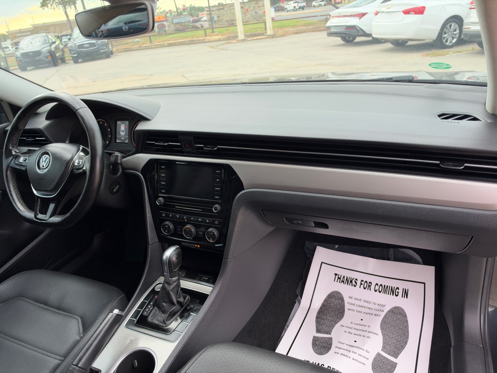 Photo 19 of this VOLKSWAGEN PASSAT