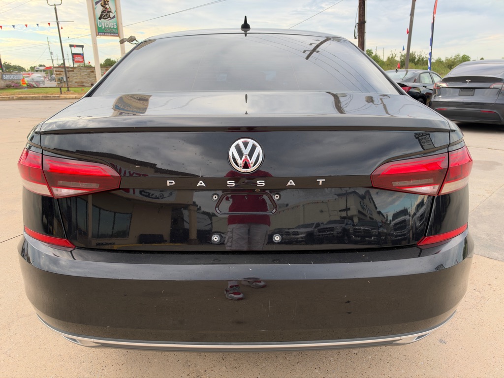 Photo 9 of this VOLKSWAGEN PASSAT