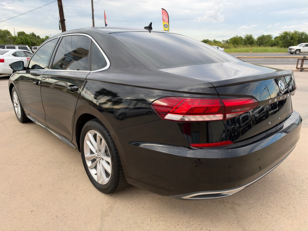 Photo 8 of this VOLKSWAGEN PASSAT