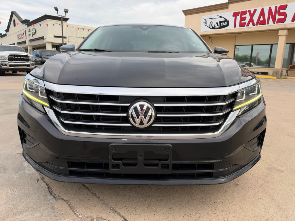 Photo 3 of this VOLKSWAGEN PASSAT