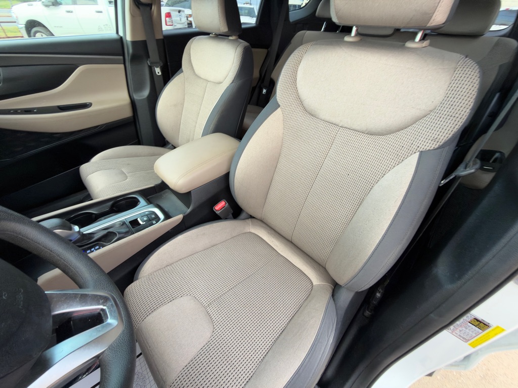 Photo 21 of this HYUNDAI SANTA FE