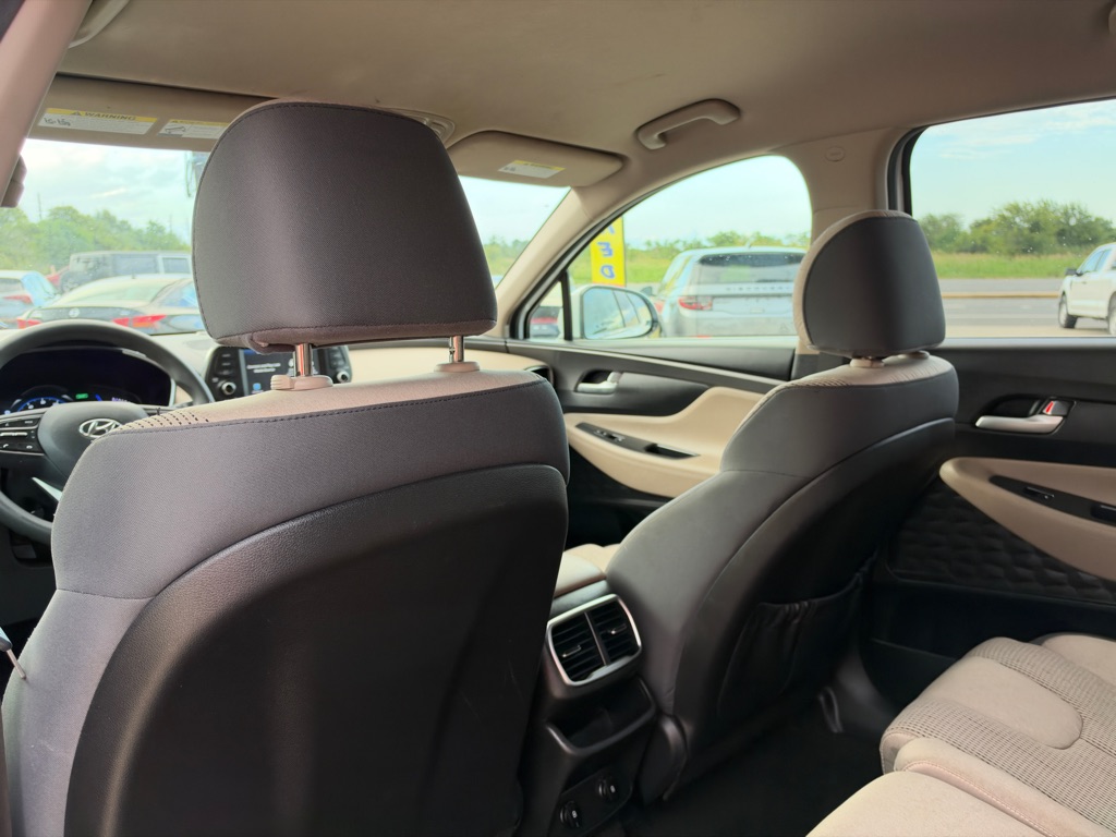 Photo 13 of this HYUNDAI SANTA FE
