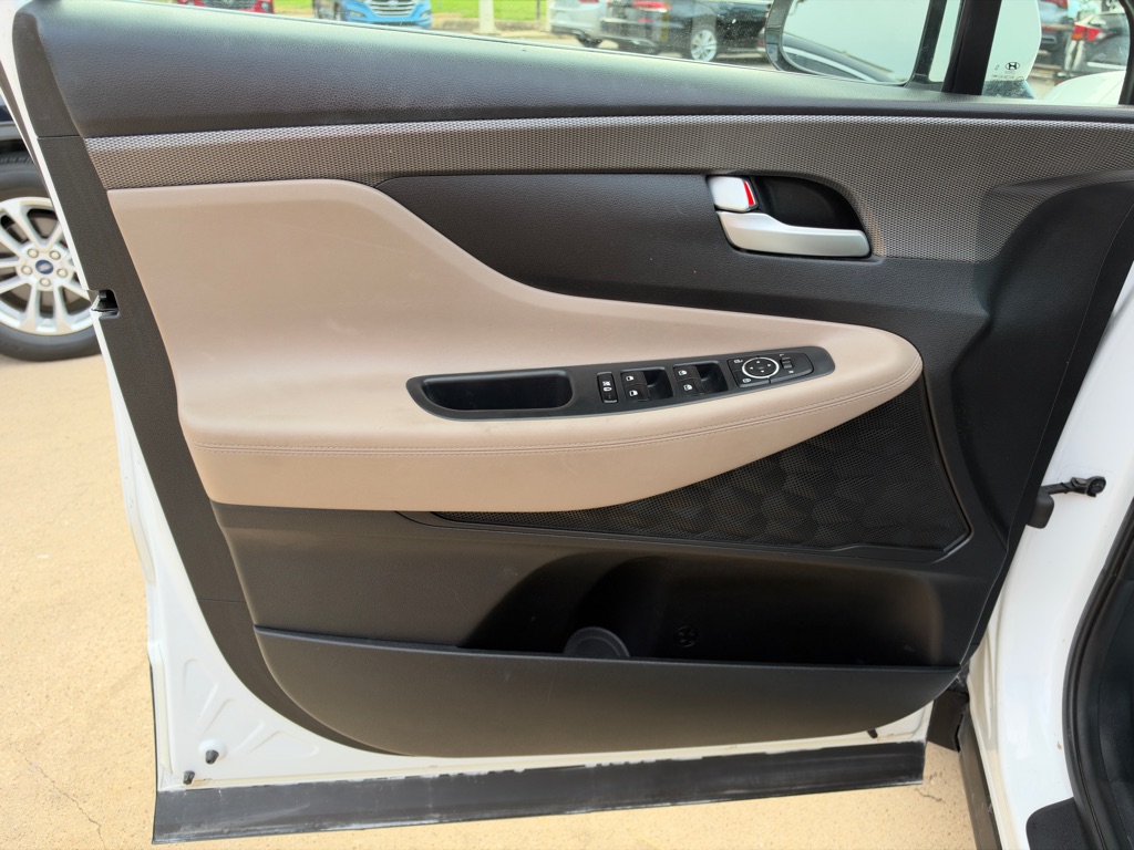 Photo 23 of this HYUNDAI SANTA FE