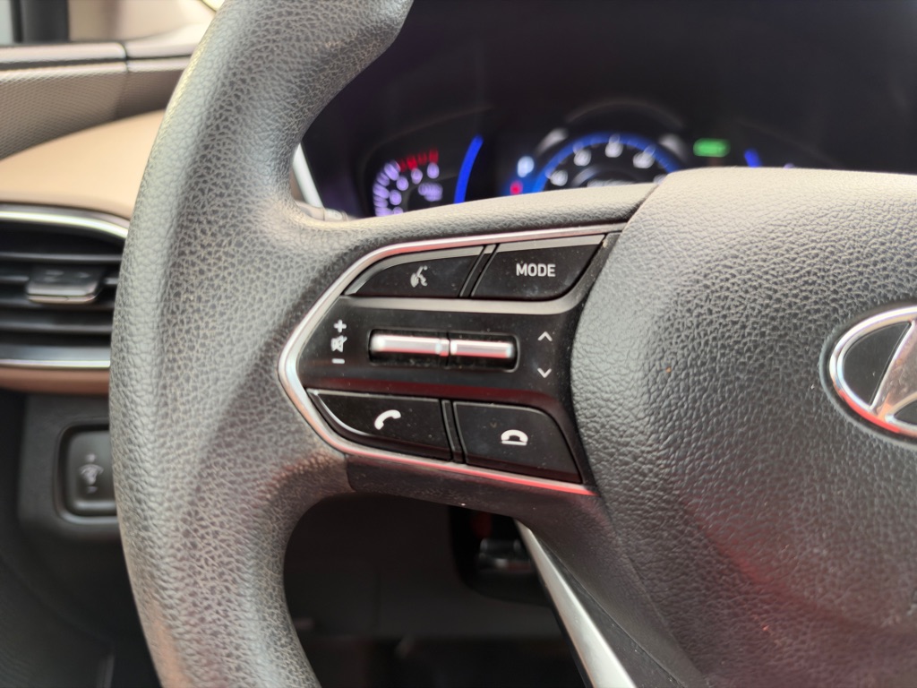 Photo 32 of this HYUNDAI SANTA FE