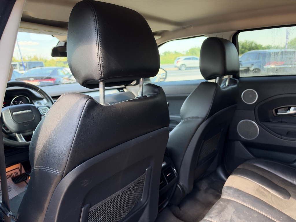 Photo 12 of this LAND ROVER RANGE ROVER EVO