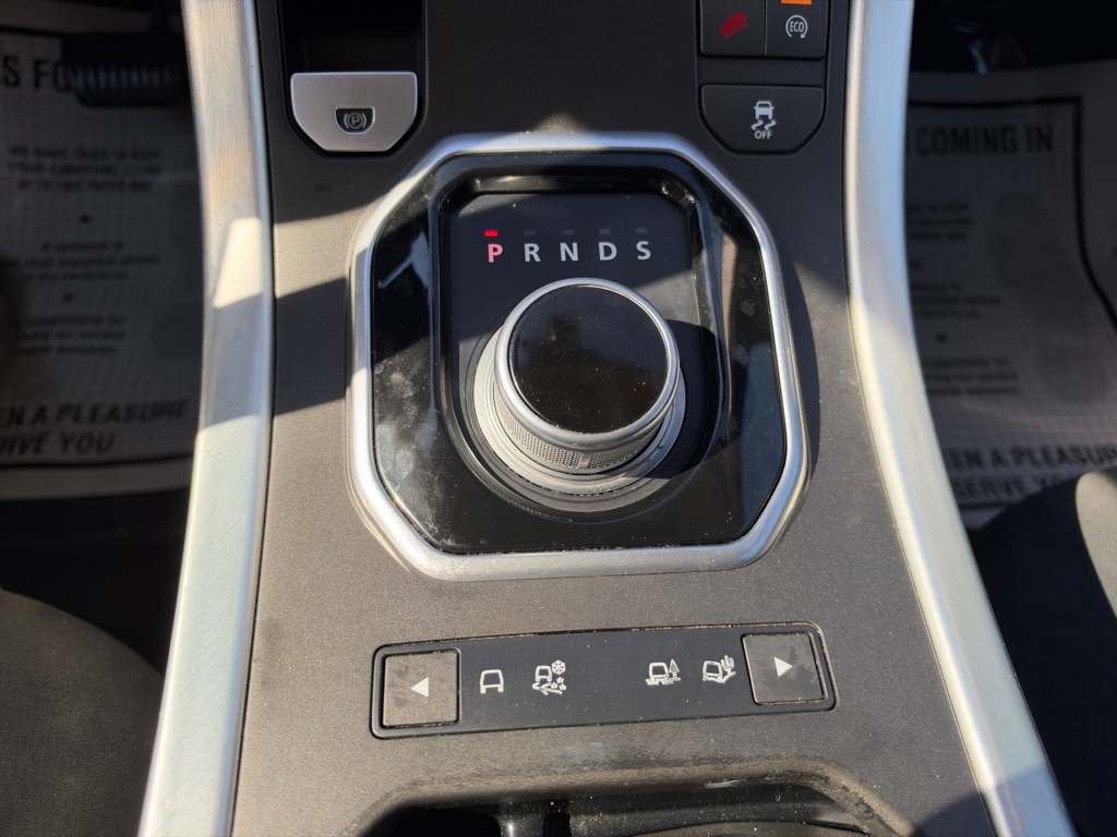 Photo 27 of this LAND ROVER RANGE ROVER EVO