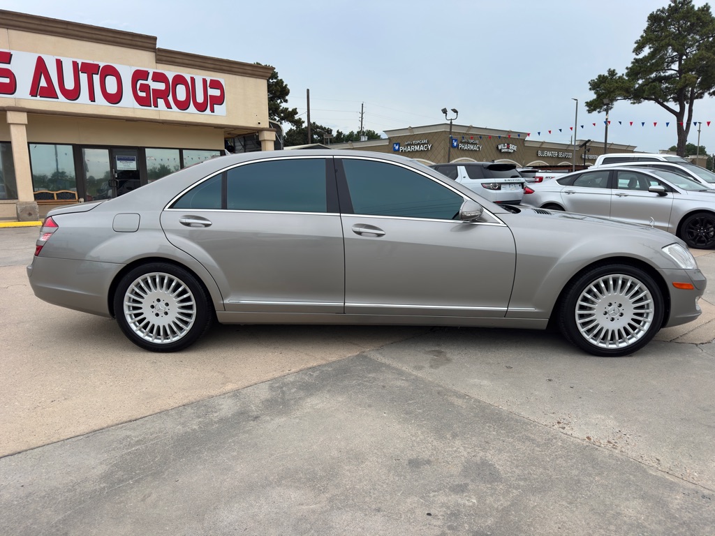 Photo 10 of this MERCEDES-BENZ S-CLASS