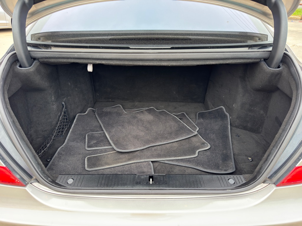 Photo 31 of this MERCEDES-BENZ S-CLASS