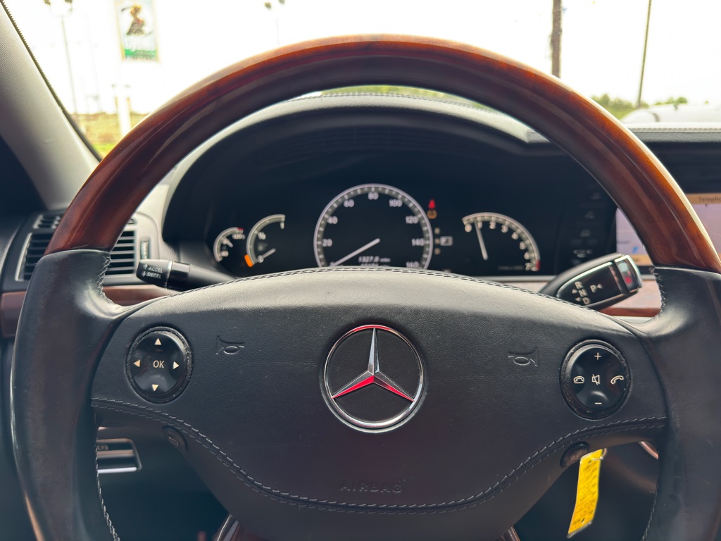 Photo 30 of this MERCEDES-BENZ S-CLASS