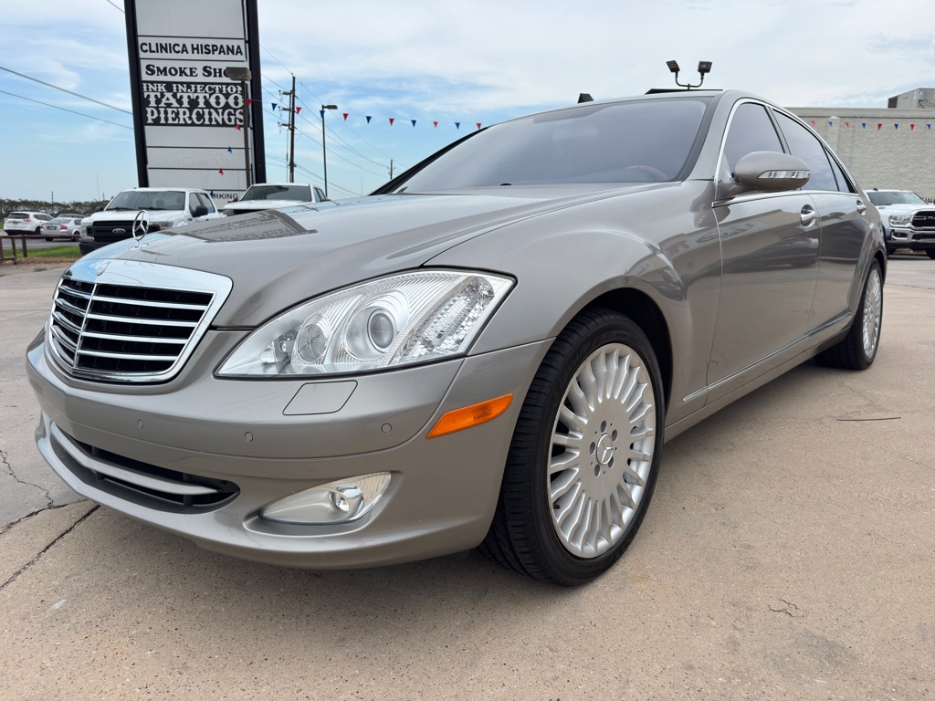 Photo 5 of this MERCEDES-BENZ S-CLASS