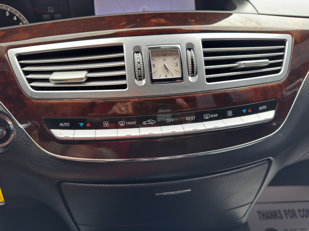 Photo 28 of this MERCEDES-BENZ S-CLASS