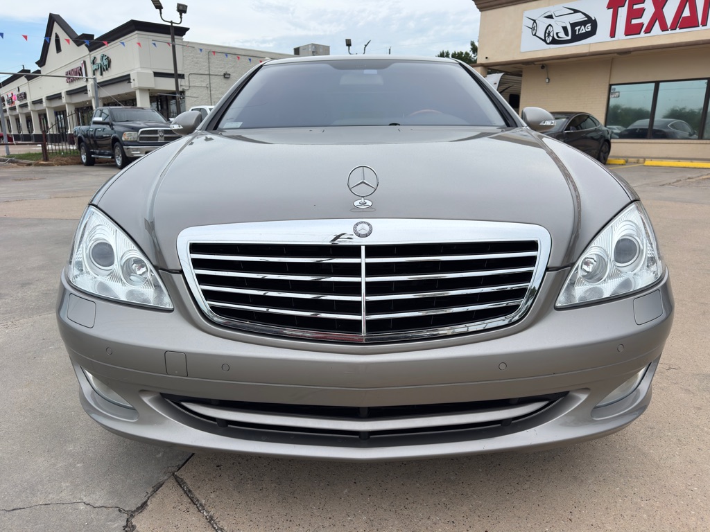 Photo 3 of this MERCEDES-BENZ S-CLASS