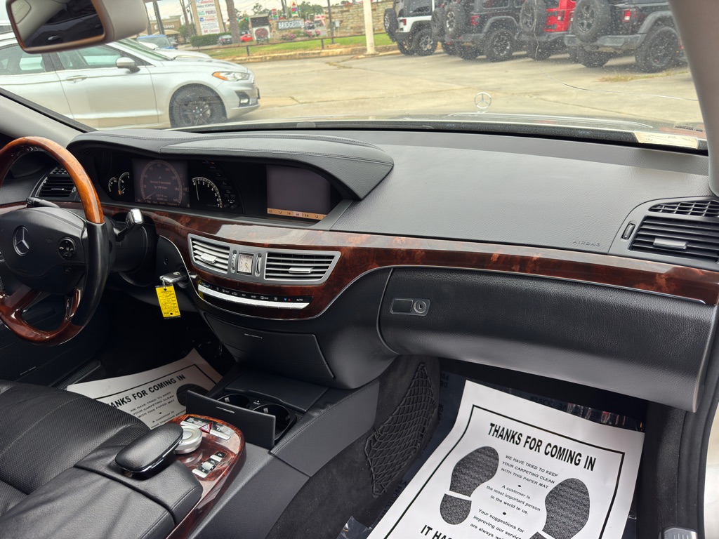 Photo 20 of this MERCEDES-BENZ S-CLASS