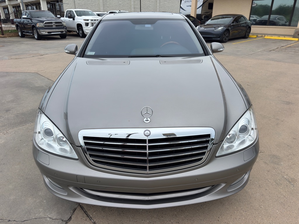 Photo 4 of this MERCEDES-BENZ S-CLASS