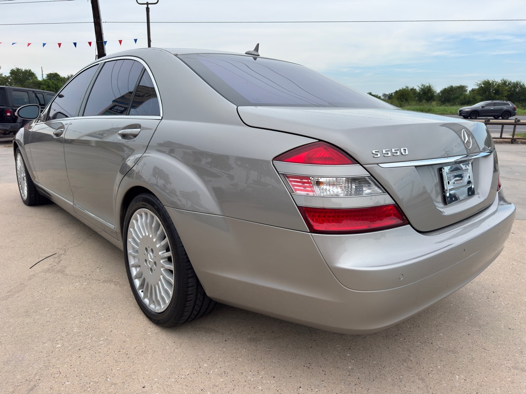 Photo 7 of this MERCEDES-BENZ S-CLASS