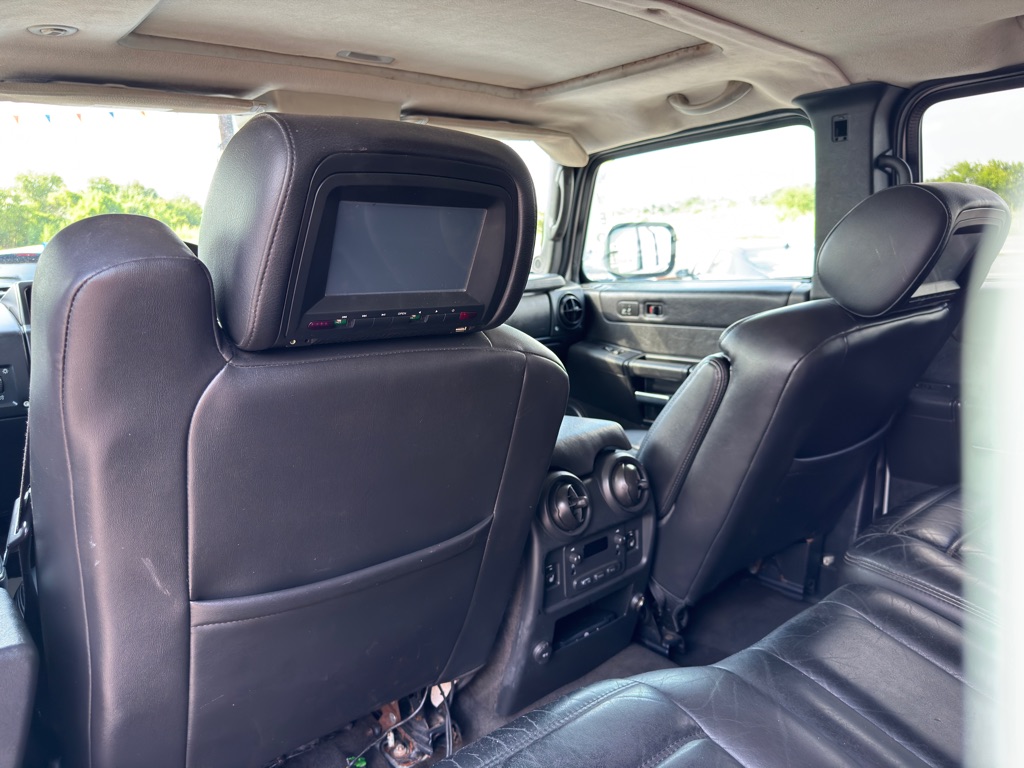 Photo 13 of this HUMMER H2