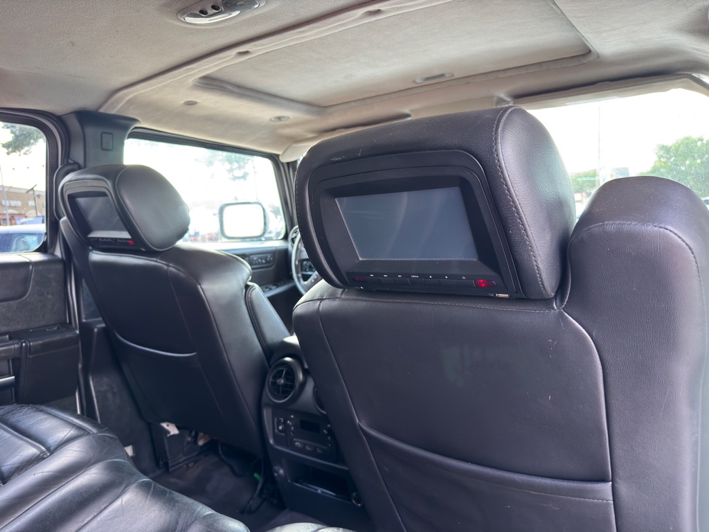 Photo 16 of this HUMMER H2