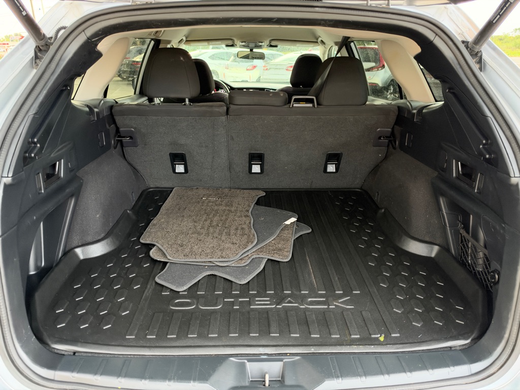 Photo 30 of this SUBARU OUTBACK