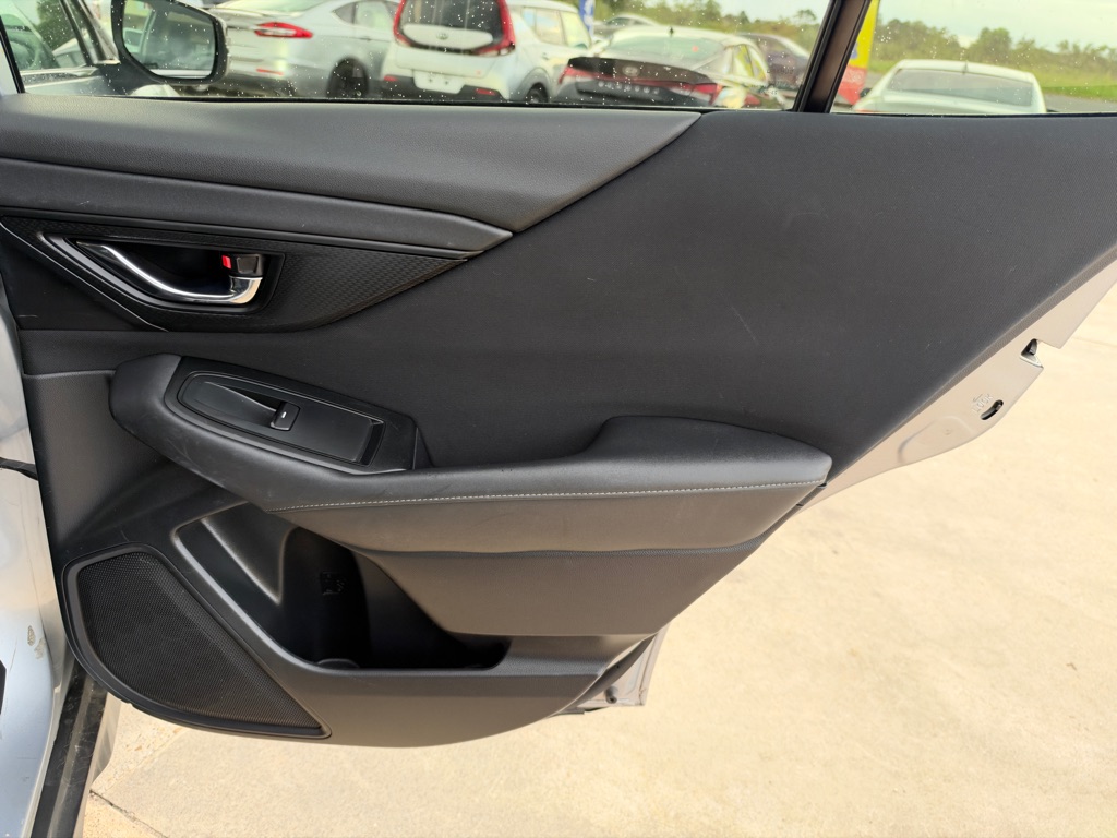 Photo 17 of this SUBARU OUTBACK