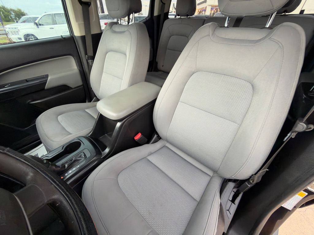 Photo 22 of this CHEVROLET COLORADO