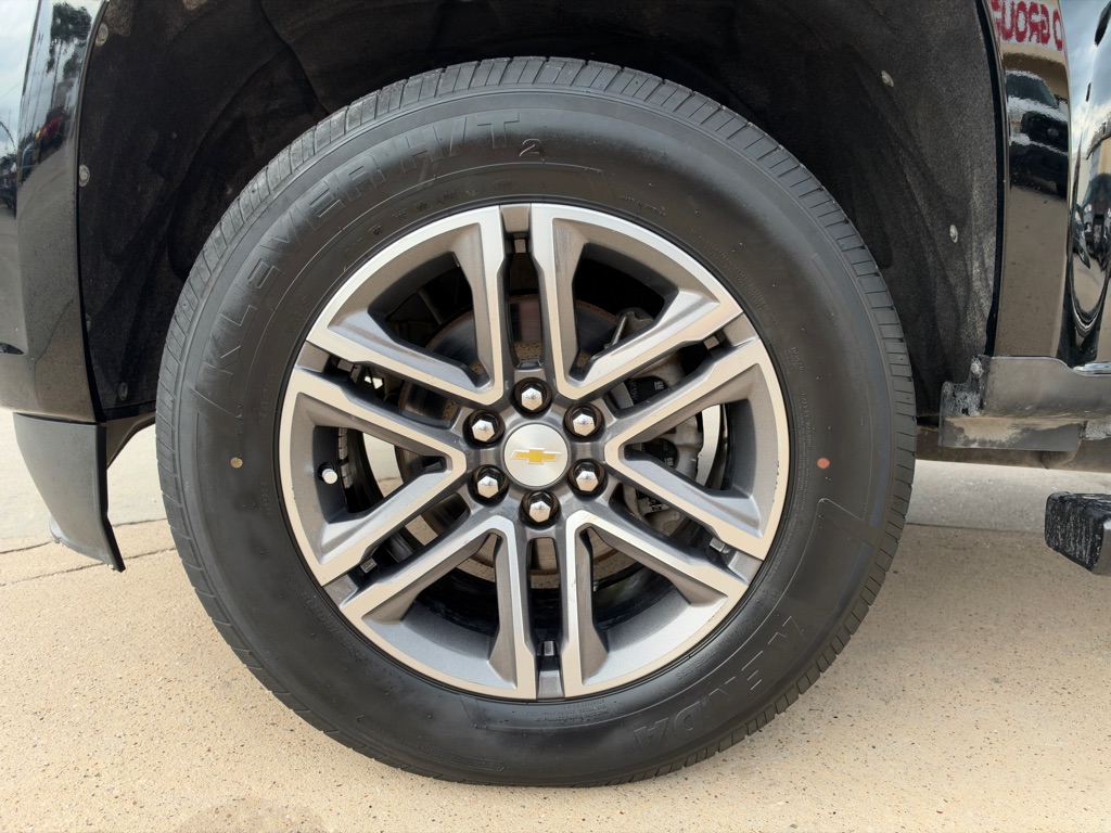 Photo 12 of this CHEVROLET COLORADO