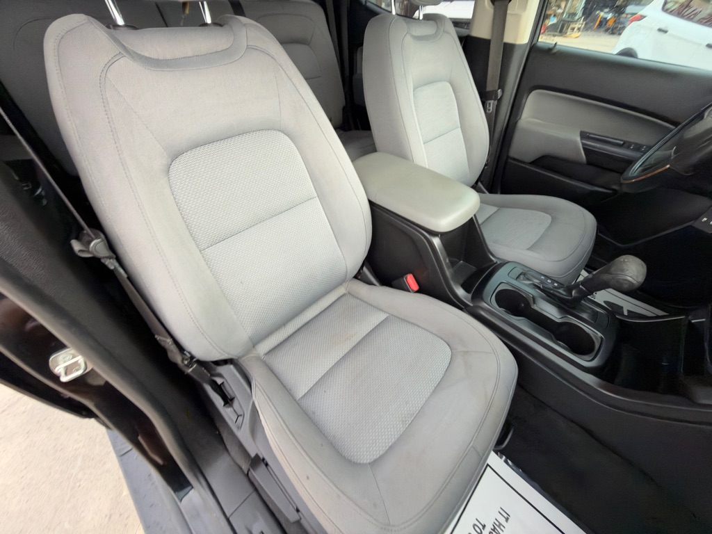 Photo 19 of this CHEVROLET COLORADO