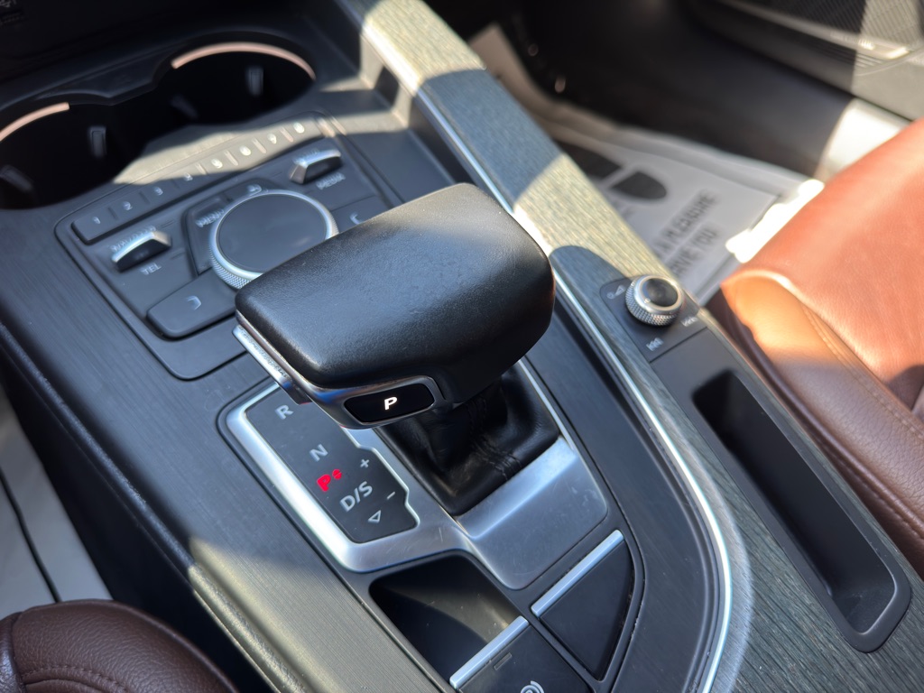 Photo 31 of this AUDI A4
