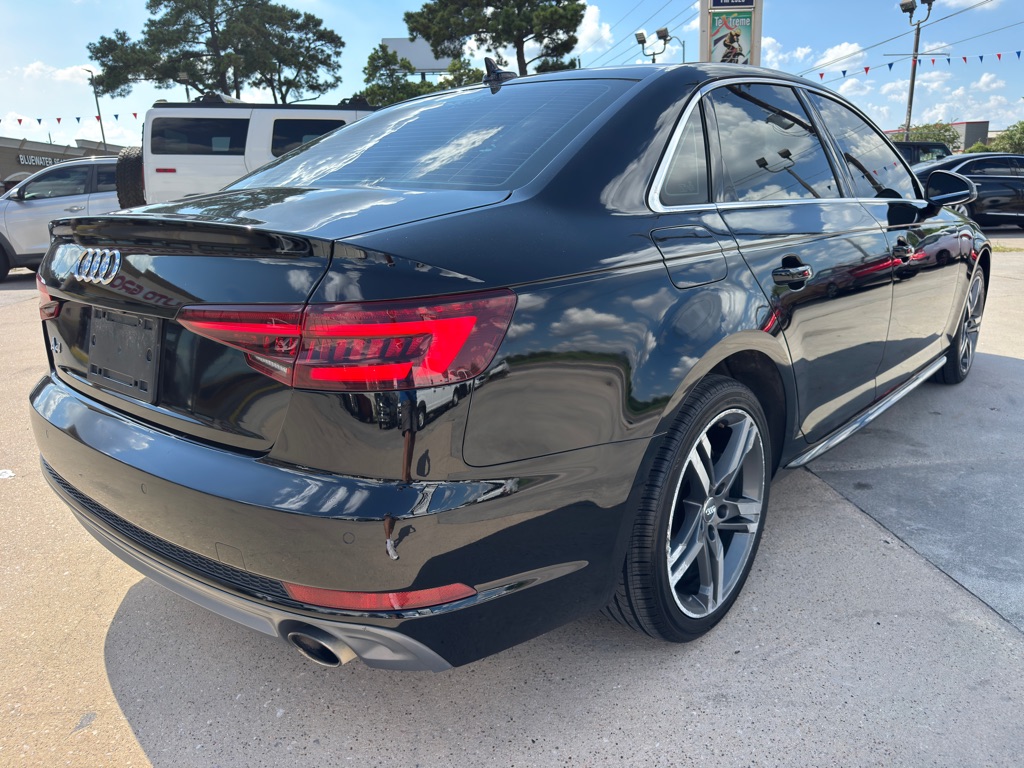 Photo 11 of this AUDI A4