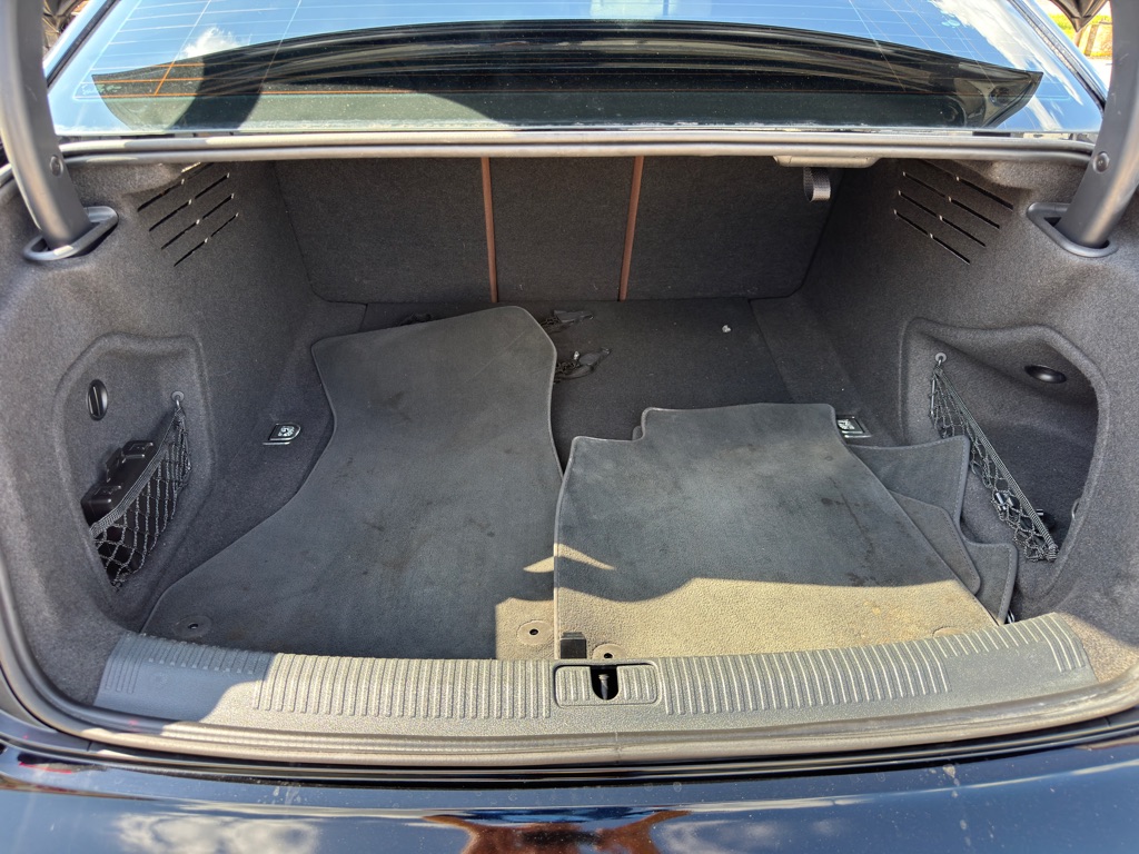 Photo 35 of this AUDI A4